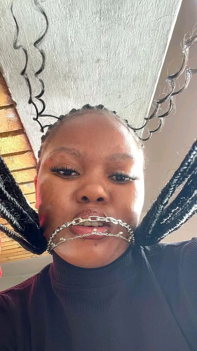 When she  looks at you like this during woman on top and you start thinking "maybe being a father is not a bad idea"😭