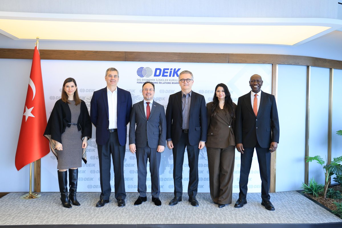 Türkiye–Afrika İş Konseylerimiz ve Türkiye–Amerika İş Konseylerimiz, Büyükelçi (E) Alper Coşkun ve EDAM Direktörü Sinan Ülgen ile toplantı gerçekleştirdi. 

Afrika bağlamında Türkiye–ABD iş birliğinin mevcut görünümü ve gelecek perspektifi ele alınan toplantıda, 
🔹Üçüncü