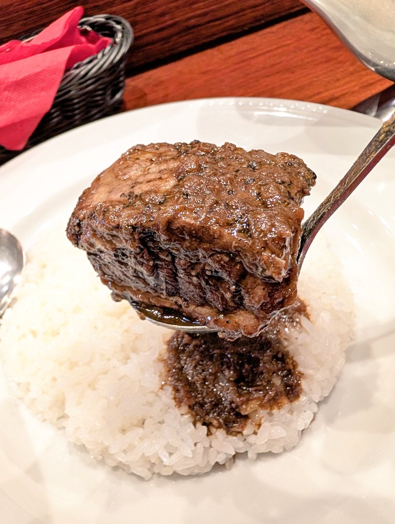 後味のカラシビまで、圧倒的ナマステ…❗️
アチャーな肉塊はスプーンでもスワディシュト‼️
👳👳👳👳👳🍛👳👳👳👳👳