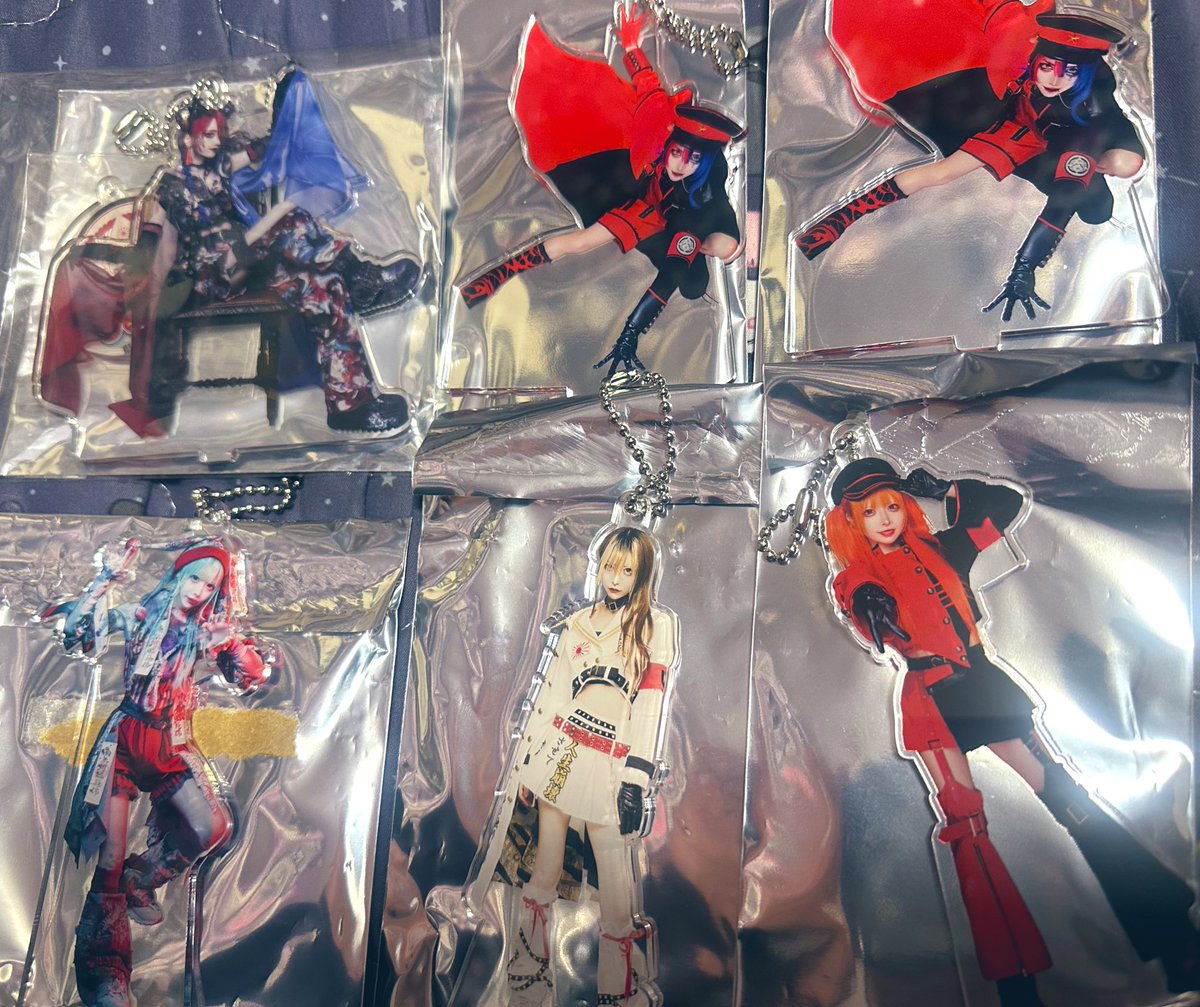 0lazk's tweet photo. 【交換】マーキュロ　アクスタ　アクリルスタンド 

譲)画像1(🩵6代目12代目×2、💚9代目10代目12代目)

求)画像2🤍、画像3💛　→各1つずつ

郵送でのお取引になります。
検索からも気軽にお声掛けください。 https://t.co/CC3zwt43ZD