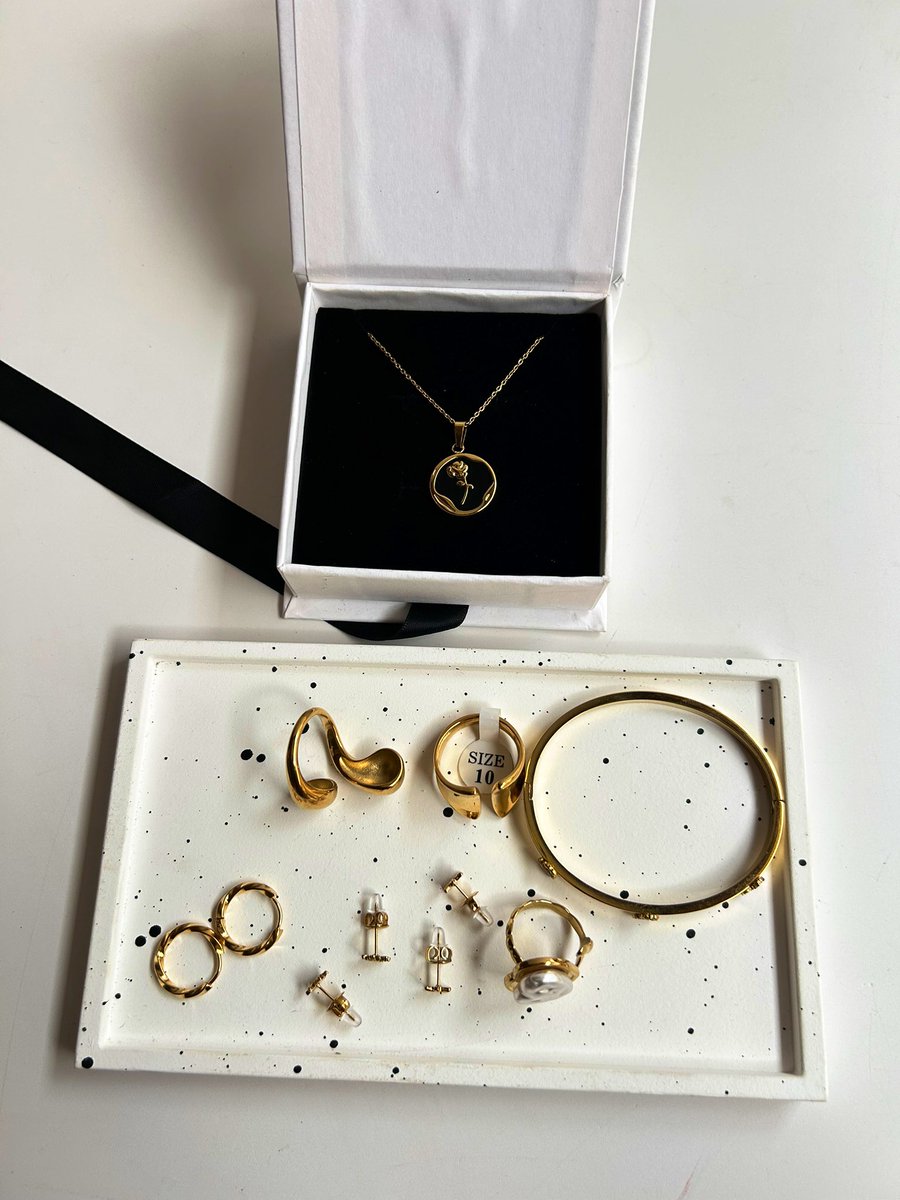 Temsjewelries's tweet photo. A girl’s favorite 😍💜 https://t.co/5nxqPcm1lN