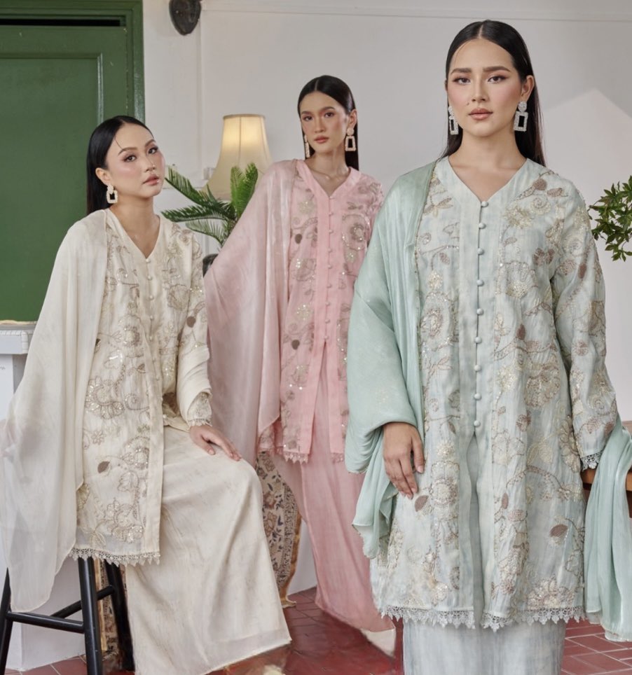 syeerayahaya's tweet photo. Sukanya tengok makin banyak brand release baju classic mcm orang dulu-dulu raya kalini. Salah satu nya kedai ni. Ayu sangat. https://t.co/OAQhFvt7S1