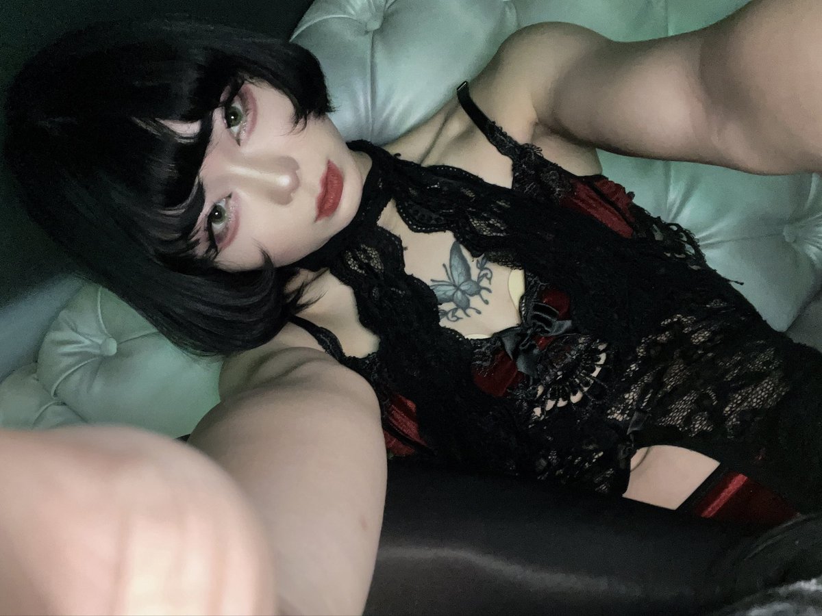 KillmeBetty's tweet photo. 📍@cabarettokyo  🎩♥️ https://t.co/toYlO1aKnv