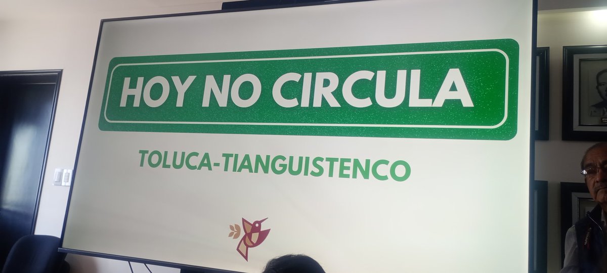 Bajosello's tweet photo. Y que no mejora la calidad del aire en el #EDOMEX a pesar de hacer obligatorio el @HoyNoCircula_mx y la @Vehicular_RyR No cabe duda que @delfinagomeza está rodeada de ineptos. https://t.co/2qUKaGGFBS