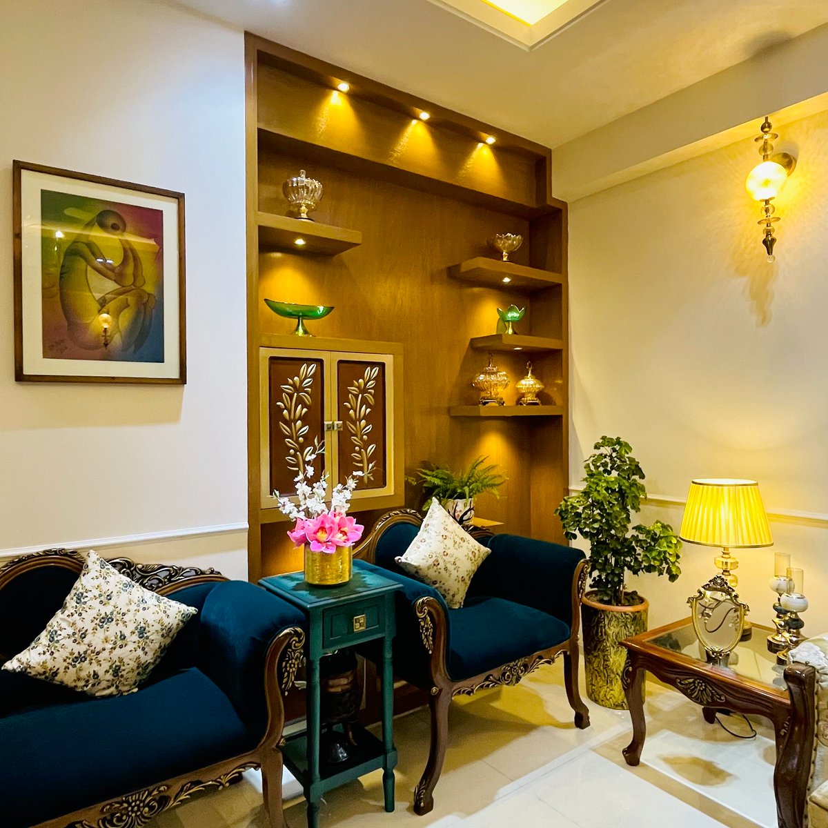 studiobalabo's tweet photo. Nothing competes, nothing distracts; a well balanced interior decor shaped by profound intention, sustainability &amp; vintage lifestyle.

#vintageinterior #neoclassical #homedecor #interiordesign #livingroom #lampshades #accentlighting #studiobalabo

 🌐 https://t.co/lCGb2BMcTw https://t.co/RfA1YSkRh3