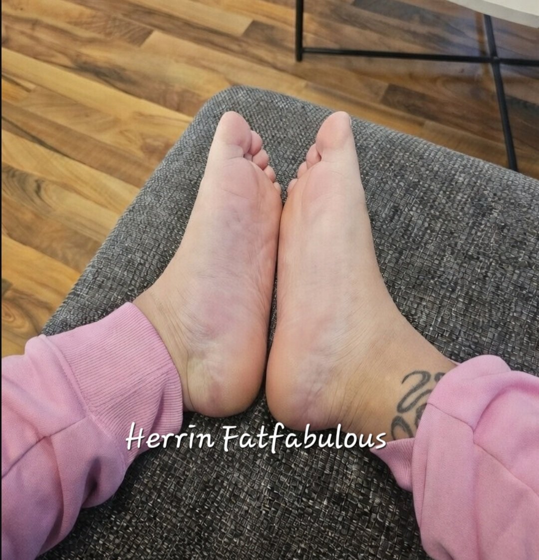 fatfabulouse's tweet photo. Lieg mir zu Füßen
Findom Femdom Zahlschwein Zahlsklave Herrin Geldherrin paypig curvy queen Göttin Domina Goddess Sub Alpha Beta Sissy Slave melken humanatm Moneydom Finmoney Zahlfotze Subfundet BBW Geldsklave drain füße feet Nägel nails https://t.co/wEaD2B0x3d