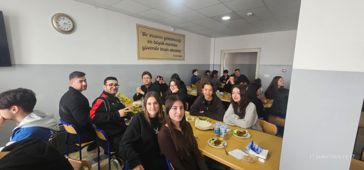 cubukilcemem's tweet photo. İlçe Millî Eğitim Müdürümüz Sayın İlhan ERANIL ve Şube Müdürümüz Savaş UZUN, 17 Şubat Salı günü Fen Lisemizin 12. sınıf öğrencilerine yönelik YKS motivasyon etkinliğine katıldı. https://t.co/LO0OC8flay
