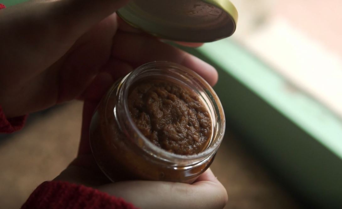 TerresdeMestral's tweet photo. Mentre esperem la nova #fruitadolça, Mmmmm... 😋 melmelades i a les #TerresDeMestral hi tenim i de ben bona i tenim la sort de comptar amb #elaboradors que les fan boníssimes, per gaudir tot l'any!☺
Foto: #AtticLabVisuals
#ProducteLocal
#ProducteDeProximitat
#ProductedeQualitat https://t.co/YGH0tIHdOS