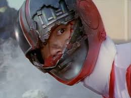 Sentai dan helmnya yang bukan SNI karena ternyata mudah rusak.