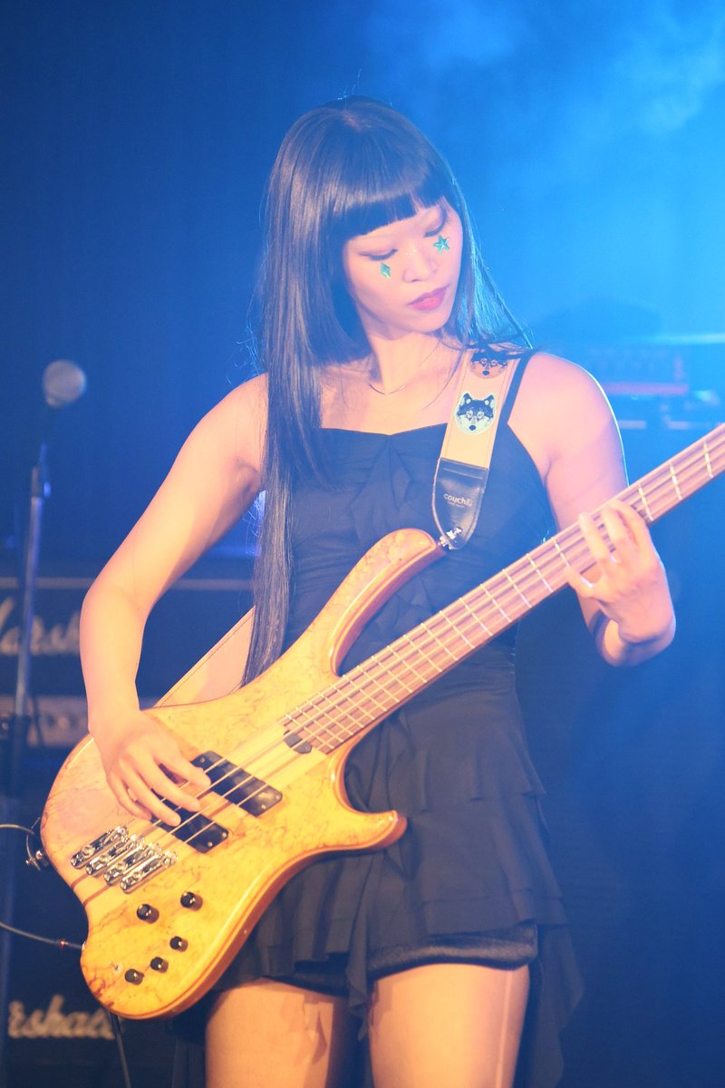Miran_da7's tweet photo. 【Sattou feat. 萱沼千穂 1st Oneman live at Shibuya Milkyway】⁡⁡
⁡
⁡1月10日 渋谷ミルキーウェイSattouさん主催のワンマンLIVEでベースを弾かせて頂きました！⁡👏⁡
⁡⁡
⁡久しぶりのワンマンライブで実は凄く緊張しておりました:(´◦ω◦｀)
⁡が。⁡
⁡すっごい楽しい時間でした！⁡
⁡続く https://t.co/tSsbSgMWyg