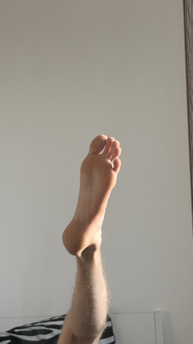 lasphi_'s tweet image. 🌅feet