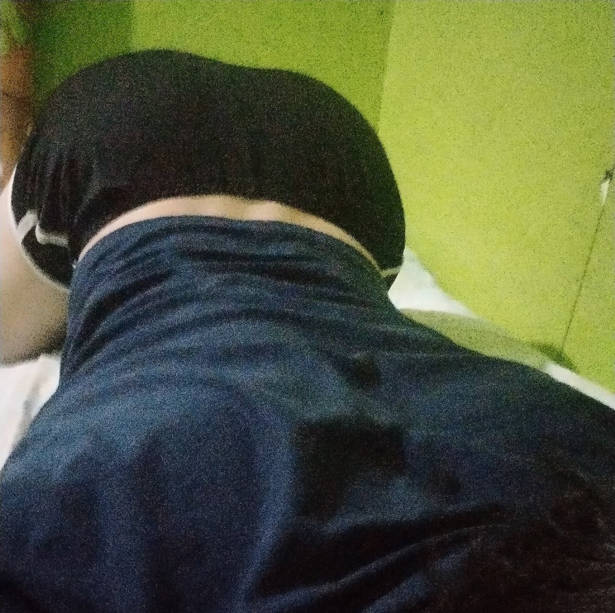 fmboy127's tweet photo. Wenas noches ando con insomnio, he sacado algunas fotos por si a alguien le interesa comprar me manda mensaje :3
#femboy #culo #gay https://t.co/XODyJcTT6e