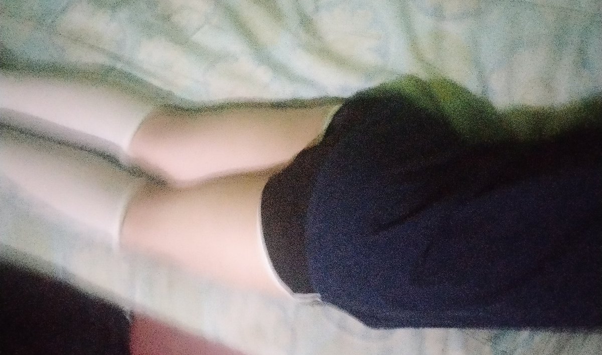 fmboy127's tweet photo. Wenas noches ando con insomnio, he sacado algunas fotos por si a alguien le interesa comprar me manda mensaje :3
#femboy #culo #gay https://t.co/XODyJcTT6e