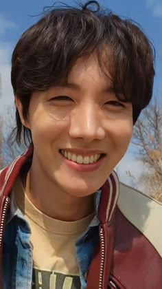 shadowlikego's tweet photo. @JIMINofBTSoffic Happy Birthday hobi 💜💜💜💜 https://t.co/NfdfJItPSN