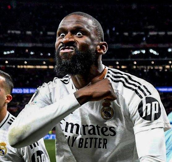 A mí que un blanco le diga mono a un negro me parece muy denunciable, exactamente igual de denunciable que un negro le quiera cortar el cuello a un blanco, pero no vi a ningún madridista quejarse de esto.