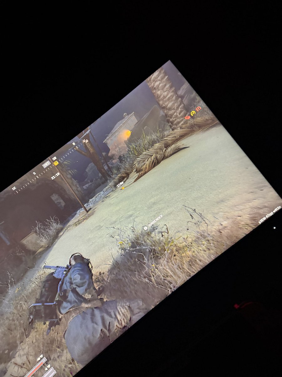 SamboLugo's tweet photo. @ARCRaidersGame Bro what is this just bought the game and can’t even play because of how bad the lag is!!!! Wish I could get a refund smh https://t.co/Ust1BXC3R2