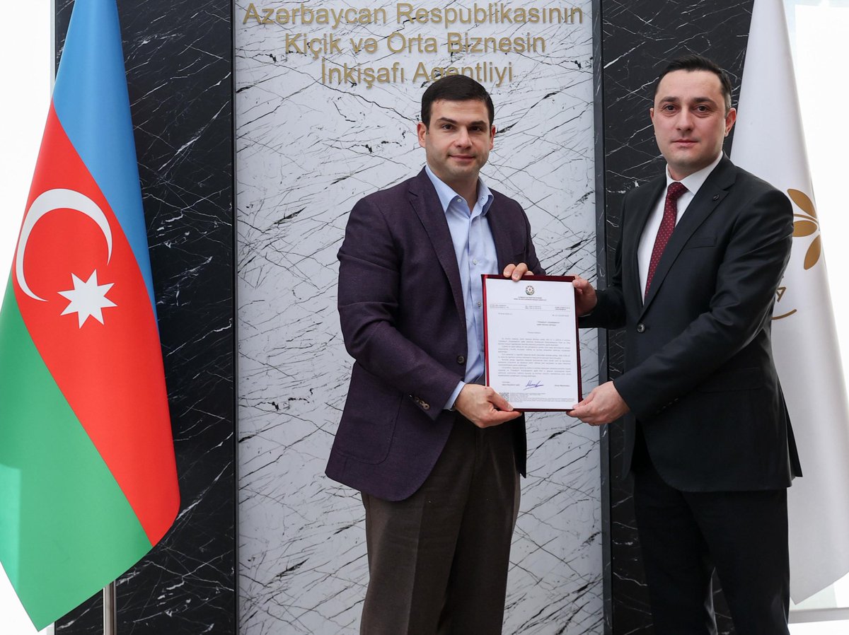 MammadovOrkh's tweet image. 4-cü @yukselish_az qalibi Qaraxan Şirinli ilə görüşdük. Mentorluq Proqramı çərçivəsində #KOBİA ilə əməkdaşlıq, əldə etdiyi təcrübə, eləcə də gələcək planlarını müzakirə etdik. Q.Şirinlinin qazandığı təcrübənin karyera yüksəlişinə töhfə verəcəyinə inanırıq. 🍀