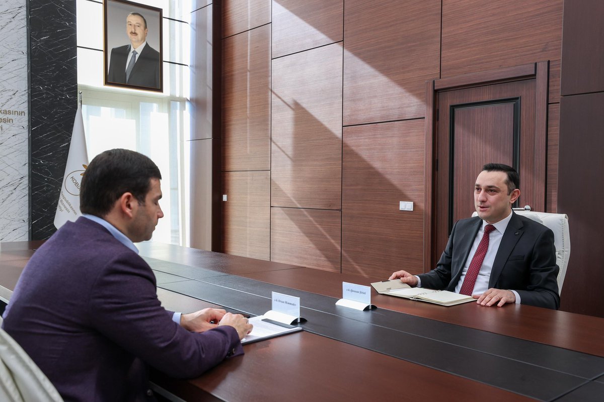 MammadovOrkh's tweet image. 4-cü @yukselish_az qalibi Qaraxan Şirinli ilə görüşdük. Mentorluq Proqramı çərçivəsində #KOBİA ilə əməkdaşlıq, əldə etdiyi təcrübə, eləcə də gələcək planlarını müzakirə etdik. Q.Şirinlinin qazandığı təcrübənin karyera yüksəlişinə töhfə verəcəyinə inanırıq. 🍀