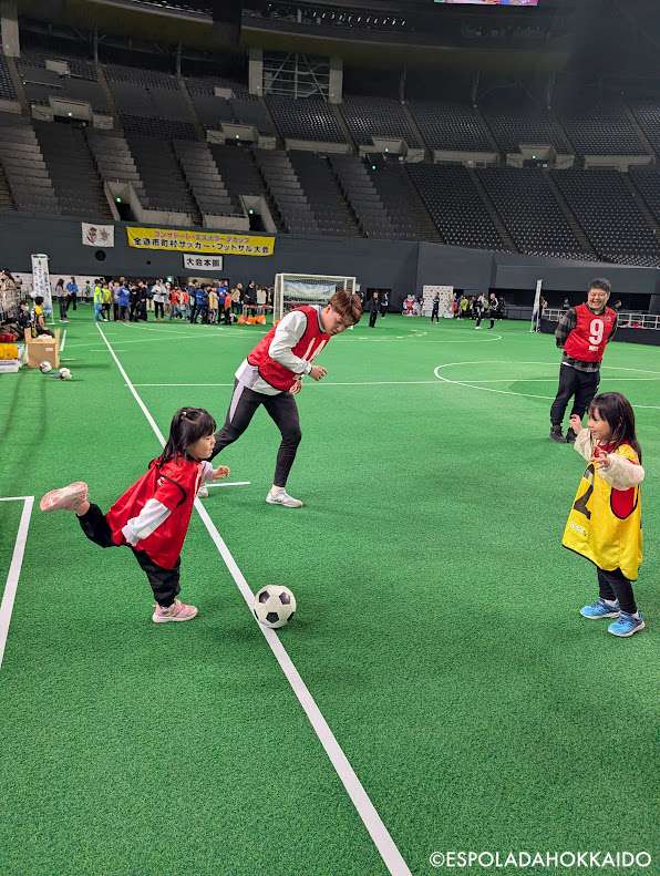 espolada2008's tweet photo. 🚶⚽️活動報告⚽️🚶

先日行われた、#2025コンサ・エスポカップ にて、
 #戸田貴英 選手と #笠島大暉 選手が #ウォーキングフットボール 体験会に参加させていただきました！

🗣️  #戸田貴英 選手 コメント @takahide0416 
「初めての体験！」
「ならではの喜びや温かさを感じました！」 https://t.co/cmONmIruES