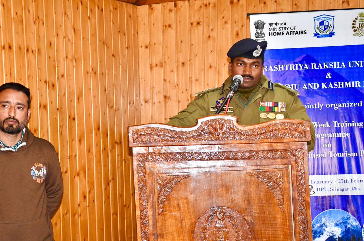 brighterkashmir's tweet photo. Jammu &amp; Kashmir Police in Collaboration with Rashtriya Raksha University Organizes Two-Week Workshop on Tech-Infused Tourism Policing at DPL Srinagar.@SrinagarPolice
@JmuKmrPolice https://t.co/RThCP2BzuQ