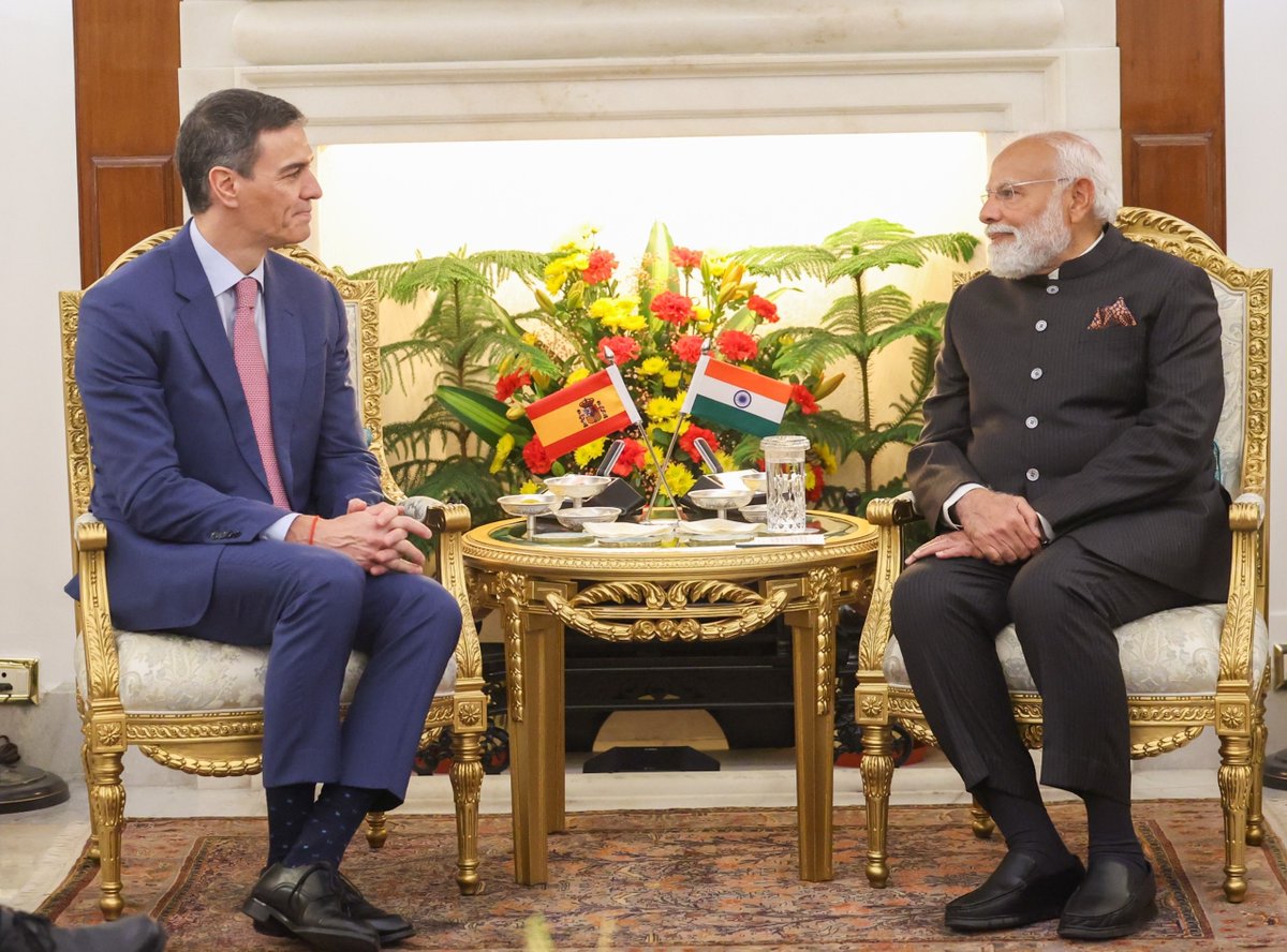 Tuve una reunión productiva con el presidente Pedro Sánchez en Delhi. Hablamos de formas de fortalecer la amistad entre la India y España, especialmente en ámbitos como la defensa, la seguridad, la tecnología y otros.

Nuestros países celebran 2026 como el Año India-España de la