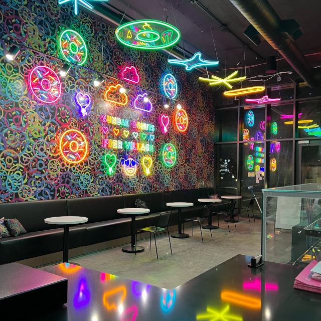 Custom Neon® tweet media