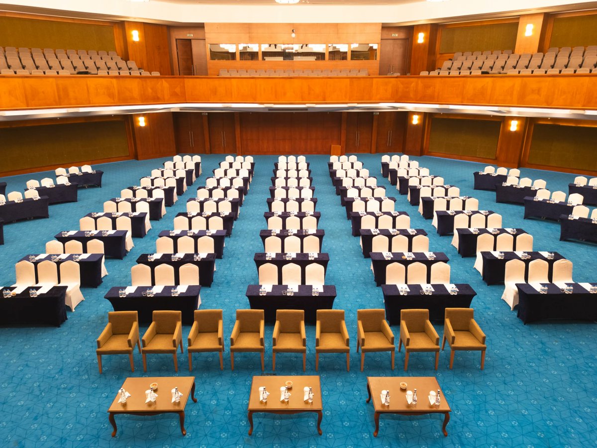 Milli Eğitim Bakanlığı'nın, “Eğitim Altyapısının Güçlendirilmesi” başlıklı çalıştay için Aziz İhsan Aktaş’ın ortağına ait olan Eliz Otel ile 24,1 milyon TL’lik anlaşma yaptığı ortaya çıktı.

(Birgün - Mustafa Bildircin)