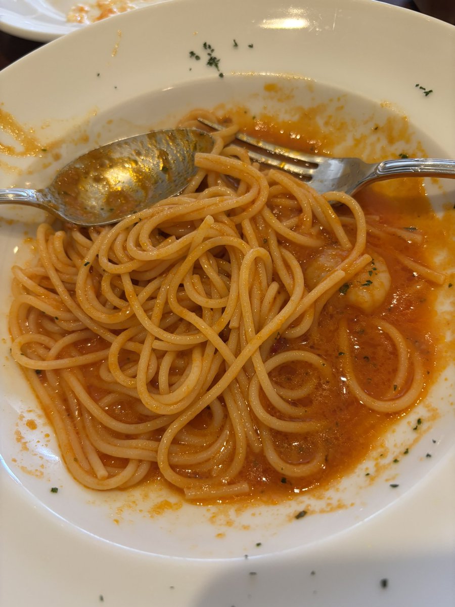 ArkReiko's tweet photo. 母の奢りらんち🍕🍝写メ撮り忘れて食べかけ💦 https://t.co/jV61WDdAy6