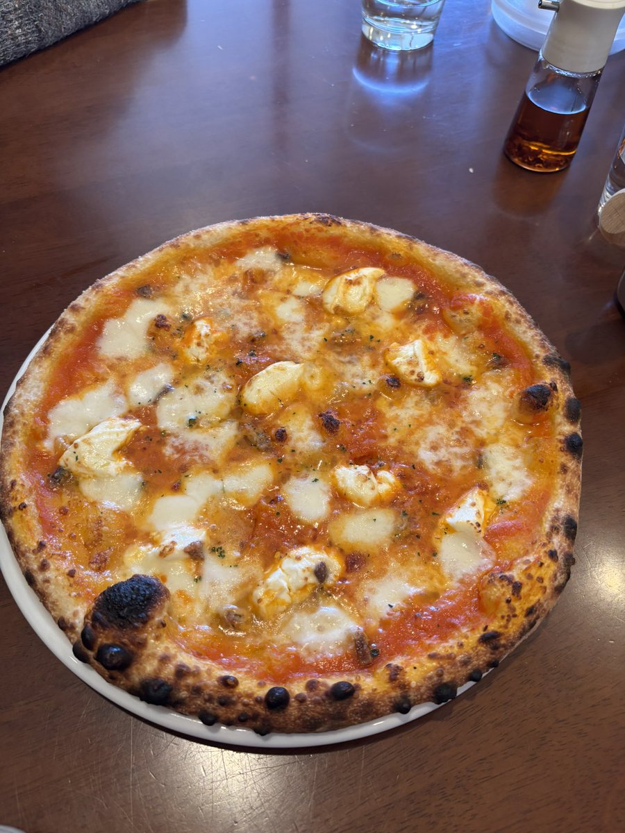 ArkReiko's tweet photo. 母の奢りらんち🍕🍝写メ撮り忘れて食べかけ💦 https://t.co/jV61WDdAy6