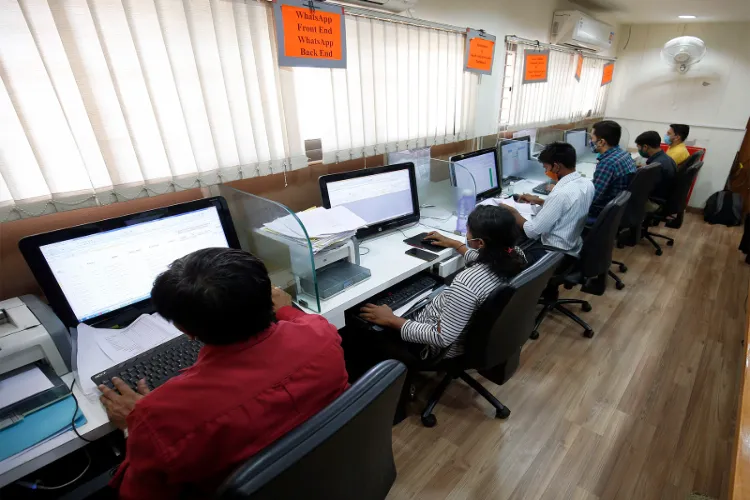 Dnn24Network's tweet image. Nearly 5% hiring discrepancy flagged in new report. 
AuthBridge highlights gaps in employment and address checks.

Read the Full Article: awazthevoice.in/business-news/…

#CorporateIndia #WorkforceTrends #BackgroundChecks #IndiaBusiness #Hiring #DNN24 @AwazThevoice