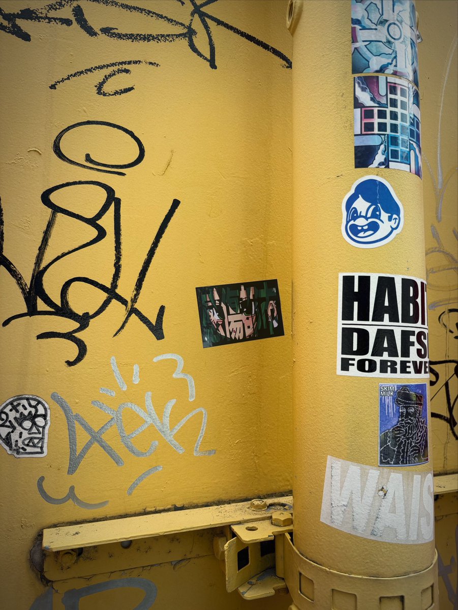 エモシティ tweet media