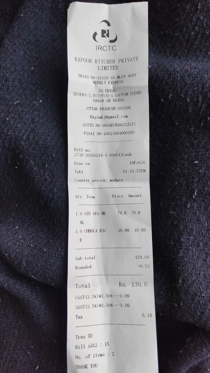 mrsonuvlog7's tweet photo. I'm treveling humsafar Express train no 12350 pnr 2348721105 
Food Overcharging ₹130 water ₹20 standard tea ₹10
@RailMinIndia
@RailwaySeva @ECRlyHJP @RailMadad https://t.co/NKOHEw83hA