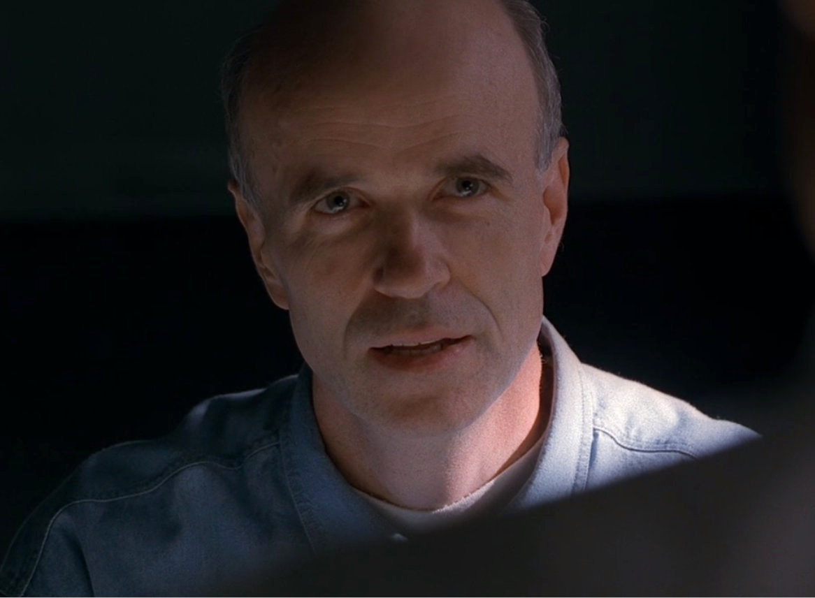 moviesinfocus's tweet photo. Tom Noonan dead at the age of 74. A great character actor who could deliver both menace &amp; emotional frailty - often at the same time. His turn as Francis Dollarhyde in Michael Mann's Manhunter is an exceptional performance that adds extra layers to an already great film. https://t.co/dEHfFZfAqc