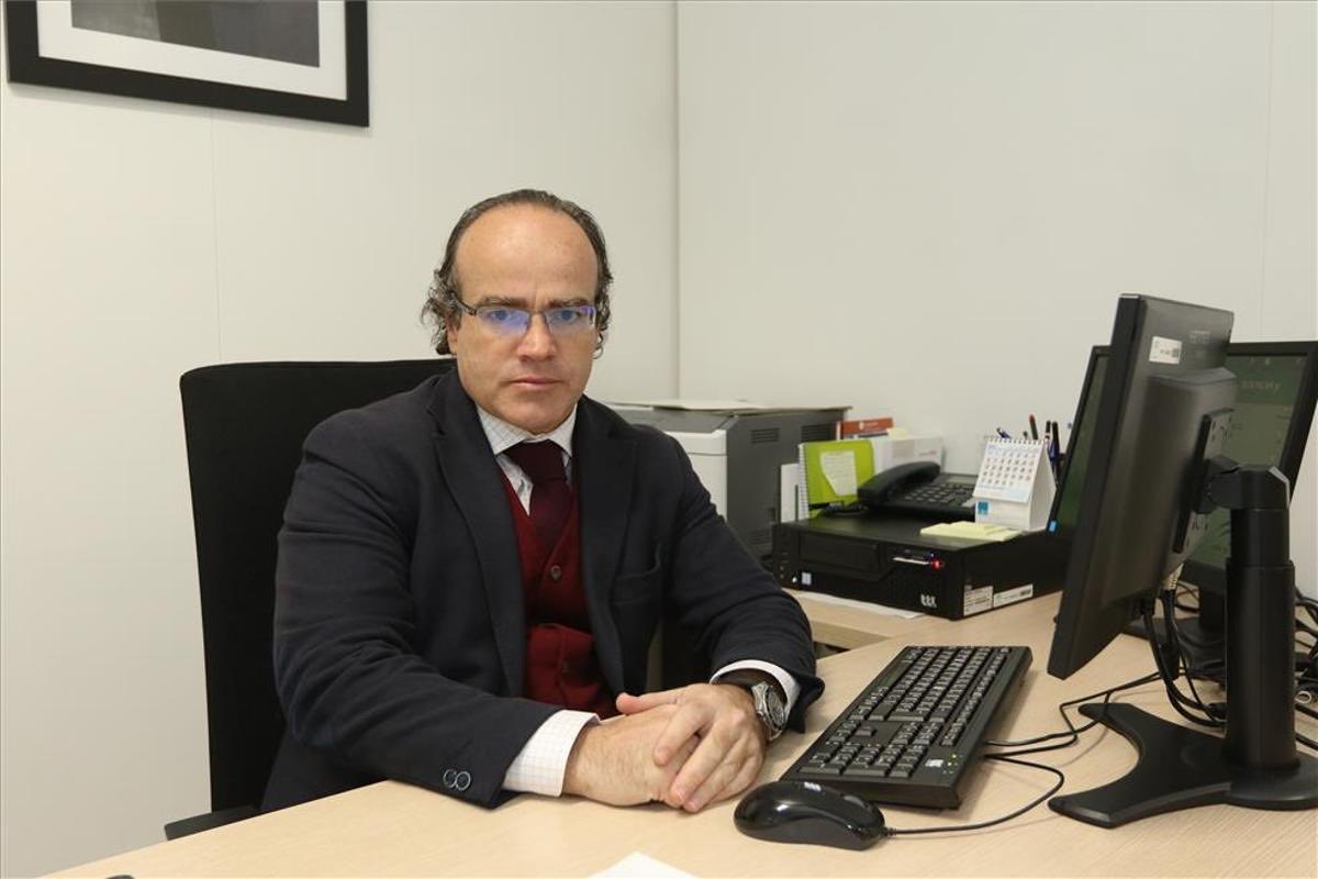 OriginalTranze's tweet photo. Este es el juez que tiene @Tebasjavier en nómina. 

Antonio Fuentes. 
Encargado de convertir España en Corea del Norte a disposición de un chiringuito. 

La avaricia de Tebas va a romper el saco y va a salpicar a todos los tontos como este https://t.co/9wLMSHdyeC