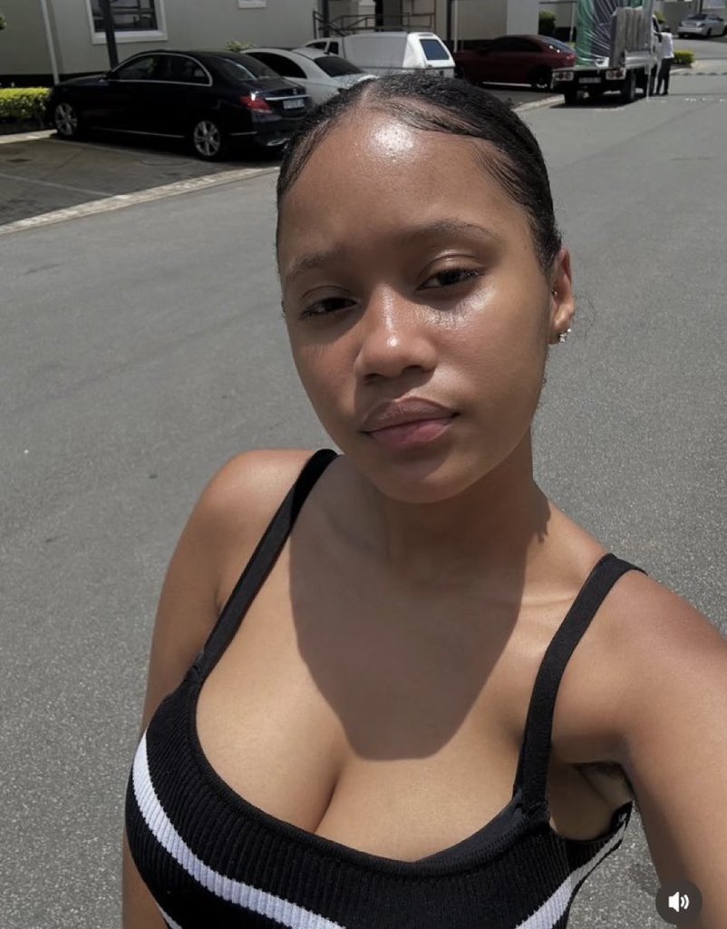 Hipsy_afya's tweet image. Women deal with periods, pregnancy, and menopause… What do men deal with? 🤔