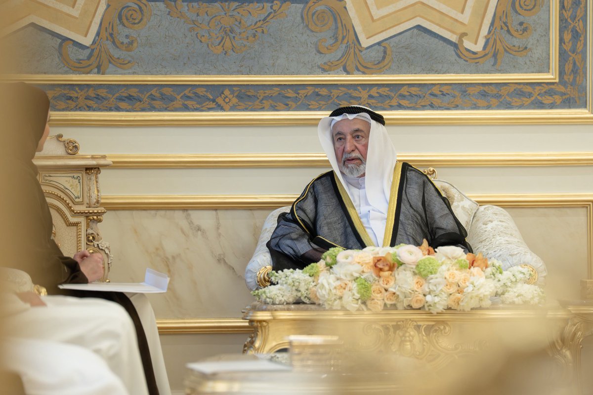 HHShkDrSultan's tweet photo. استقبال معالي سارة الأميري، وزيرة التربية والتعليم

Receiving Sarah Al Amiri, Minister of Education https://t.co/O5krpY2GE1