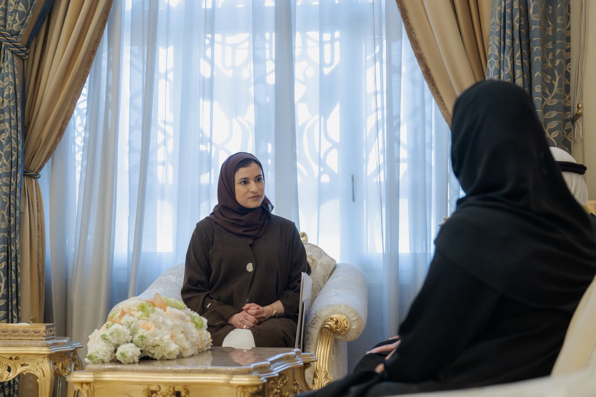 HHShkDrSultan's tweet photo. استقبال معالي سارة الأميري، وزيرة التربية والتعليم

Receiving Sarah Al Amiri, Minister of Education https://t.co/O5krpY2GE1