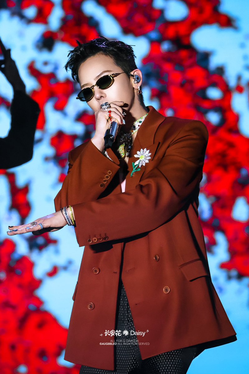 Aug88Leo's tweet photo. 260217 KRAZY SUPER CONCERT IN DUBAI

🥰

#GD #GDRAGON #지드래곤 
 #ジヨン #權志龍 https://t.co/FTQAC1SiCD
