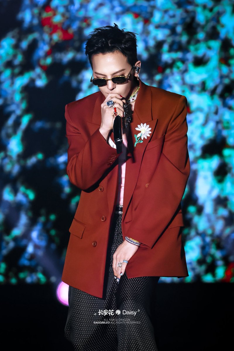 Aug88Leo's tweet photo. 260217 KRAZY SUPER CONCERT IN DUBAI

🥰

#GD #GDRAGON #지드래곤 
 #ジヨン #權志龍 https://t.co/FTQAC1SiCD