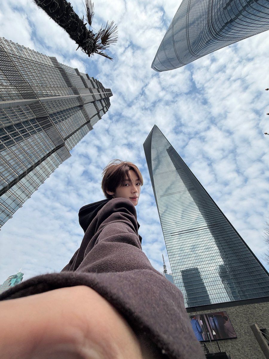 zia ʚଓ STRICT merch ban! tweet media