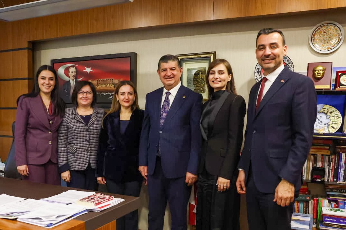 Antalya’mızın geleceğini inşa etmek ve şehrimizin her köşesine dokunan projelerimizi daha ileriye taşımak adına milletin evinde, Gazi Meclisimizdeyiz.