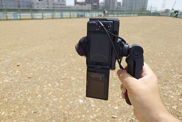 tenin_sato's tweet photo. SONY「スナップ デイズ キャンペーン」発表！　VLOGCAM『ZV-1F』『ZV-1 II』購入で5,000円キャッシュバック ｜ https://t.co/hFwIix179d

 #ソニー #ソニーストア #ZV1F #ZV1II #VLOGCAM #動画カメラ #おすすめ https://t.co/32SOsiyqNx