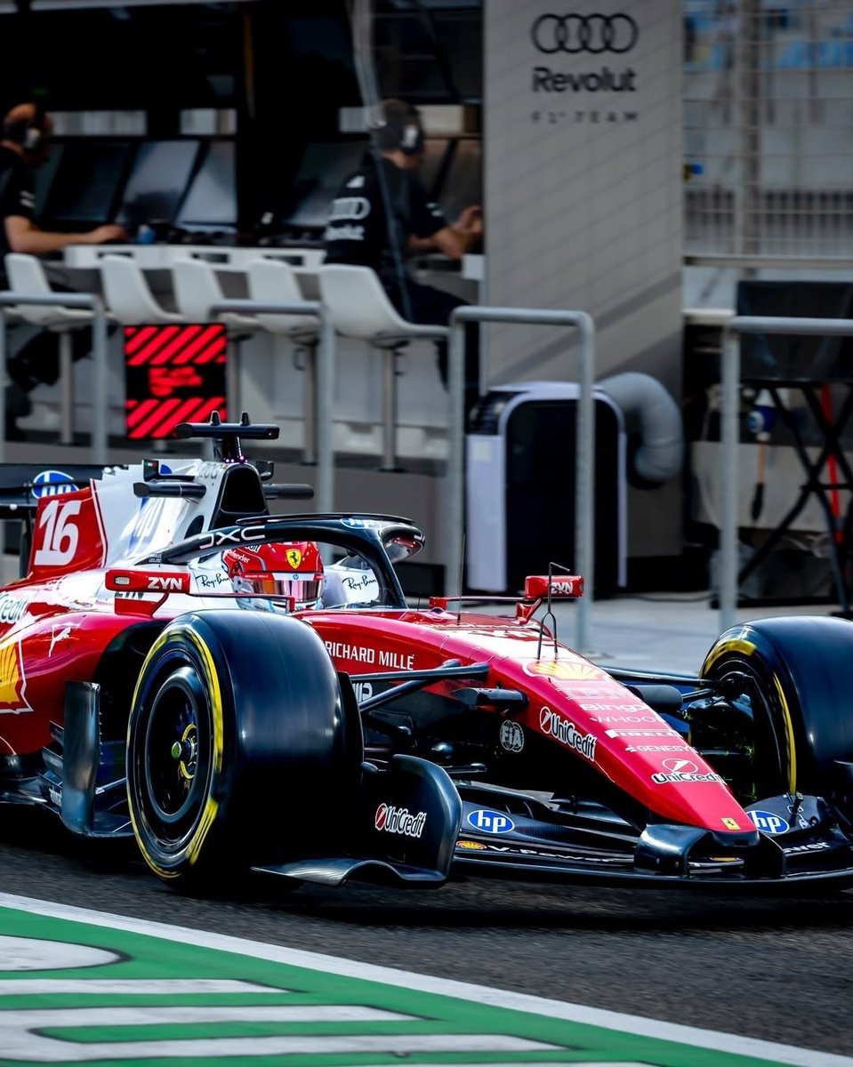 🔴 Cette solution pourrait permettre un gain de performance de 0,150 à 0,250 seconde. Le principe de base consiste à convertir l'air d'échappement en appui aérodynamique.

Ce matin, plusieurs personnes, dont Stella, ont passé beaucoup de temps à étudier cette zone.

#F1