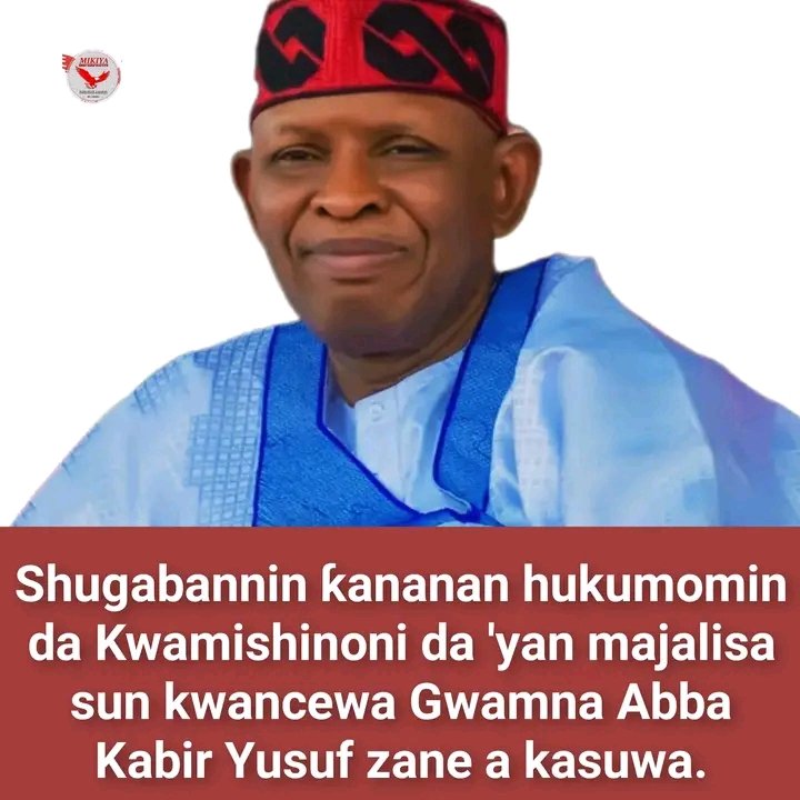 BOOM 🤯 🤯 💥💥🔥🔥🔥🔥 

Shugabannin ƙananan hukumomi da ’yan majalisa da kwamishinoni sun kwance wa Gwamna Abba na kano zane a kasuwa.

Ana ci gaba da cece-kuce a jihar Kano bayan taron karɓar Gwamna Abba Kabir Yusuf zuwa jam’iyyar APC da aka gudanar a ranar Litinin da ta