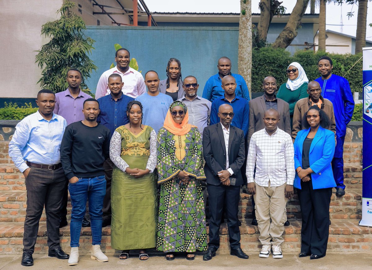 🌍 From Compliance to Competitive Advantage: #ESG for Clean Energy SMEs in #Rwanda

On 29 Jan, 9 #SMEs joined our workshop to turn ESG into a growth driver. The result? Stronger systems, investor readiness, and a cleaner sector. #CleanCooking
#EEC #EnergyAccess #CapacityBlding