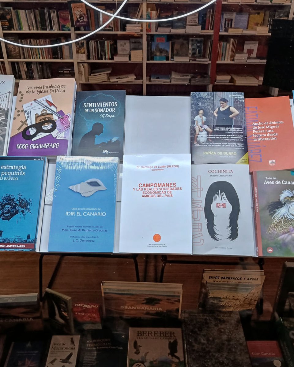 Qué grata sorpresa nos regala a veces un paseo por Las Palmas de GC. Al entrar en la Biblioteca del Cabildo de Gran Canaria, nos encontramos con un viejo conocido: el libro de Campomanes, editado por nuestra Real Sociedad Económica.