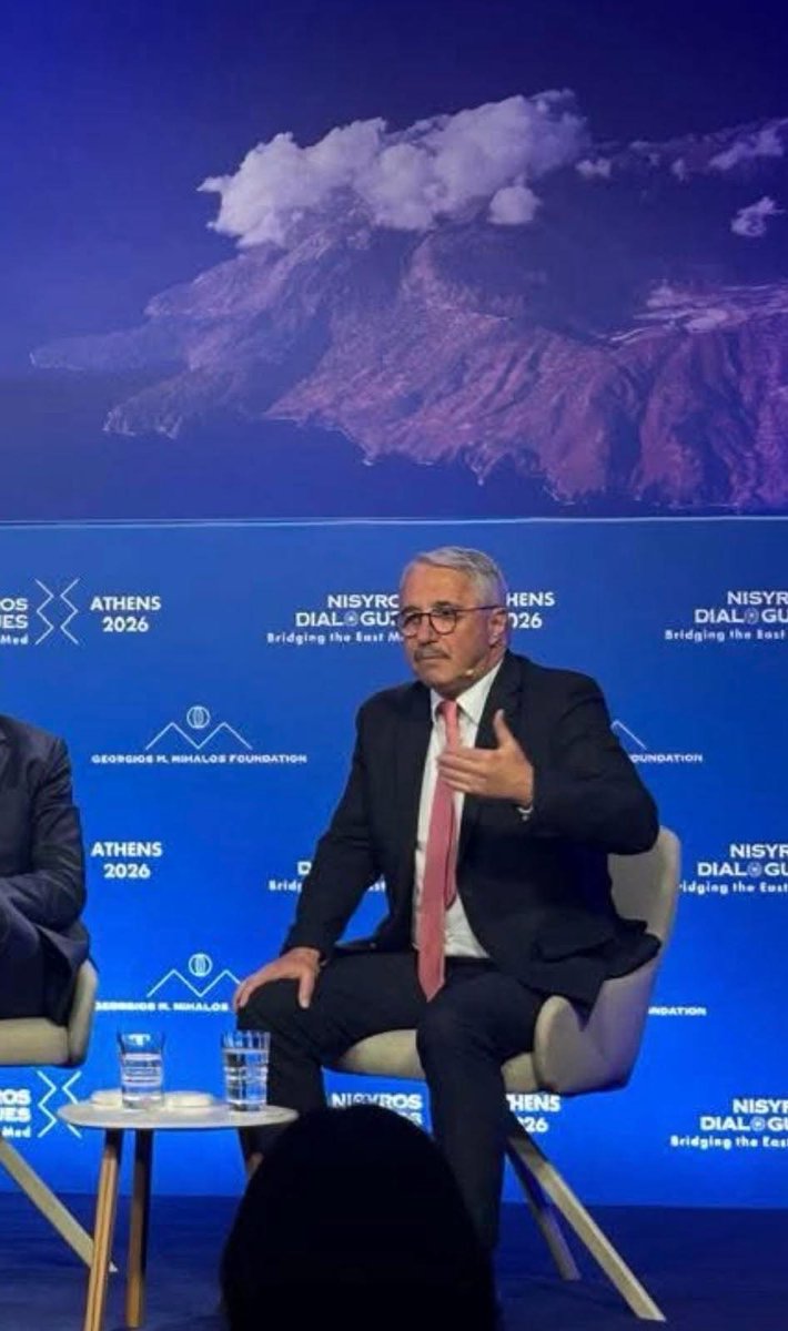 Yannis_Maniatis's tweet photo. Η Ανατολική Μεσόγειος στο επίκεντρο: Η συμφωνία με τη Chevron και το εθνικό κόστος του χαμένου χρόνου 🇬🇷⚡️
Στους "Διαλόγους της Νισύρου" στην Αθήνα, συζητάμε για τη γεωπολιτική αξία της περιοχής μας και τη σύμπραξη της Chevron με τη HELLENiQ ENERGY για έρευνες νότια της Κρήτης και της Πελοποννήσου. Δύο κρίσιμα σημεία:
🔹 Η είσοδος ενός κολοσσού όπως η Chevron, είναι μια σημαντική στιγμή, όμως δεν αναιρεί τις μεγάλες καθυστερήσεις της κυβέρνησης των τελευταίων ετών, καθώς αυτές οι πρωτοβουλίες έχουν νομοθετηθεί ήδη από την περίοδο 2010-2014. Χάθηκε πολύτιμος χρόνος που η χώρα δεν είχε την πολυτέλεια να σπαταλήσει, με κόστος που επιβαρύνει καθημερινά τους Έλληνες πολίτες.
🔹 Η στρατηγική μας θέση για τις ΗΠΑ, το ΝΑΤΟ και την ΕΕ προσφέρει ιστορικές ευκαιρίες. Για να τις αξιοποιήσουμε χρειαζόμαστε αποφασιστικότητα και ταχύτητα, αφήνοντας πίσω την κυβερνητική αδράνεια που μας κράτησε στάσιμους.
Θερμά συγχαρητήρια στον Παναγιώτη Μίχαλο και το Ίδρυμα Γεωργίου Μ. Μίχαλου για τη φιλοξενία και τον ουσιαστικό διάλογο.
