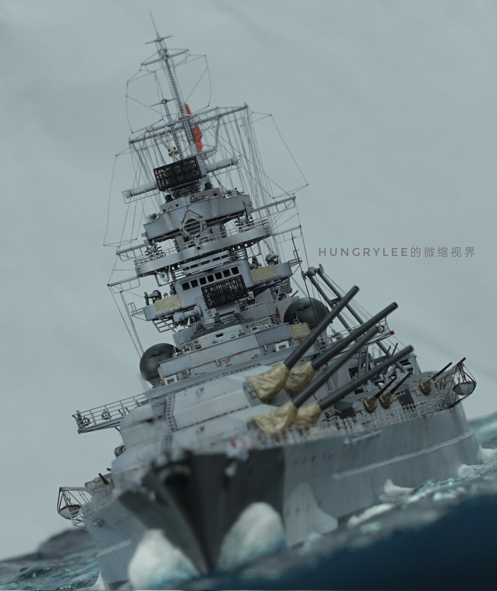 lee_hungry's tweet photo. The 1/350 Bismarck俾斯麦（Tamiya）which I made in 2018
#scalemodel #shipmodel  #Bismarck  #艦船模型 #模型製作  #模型 #戰列艦 https://t.co/DLeYkM54Pi