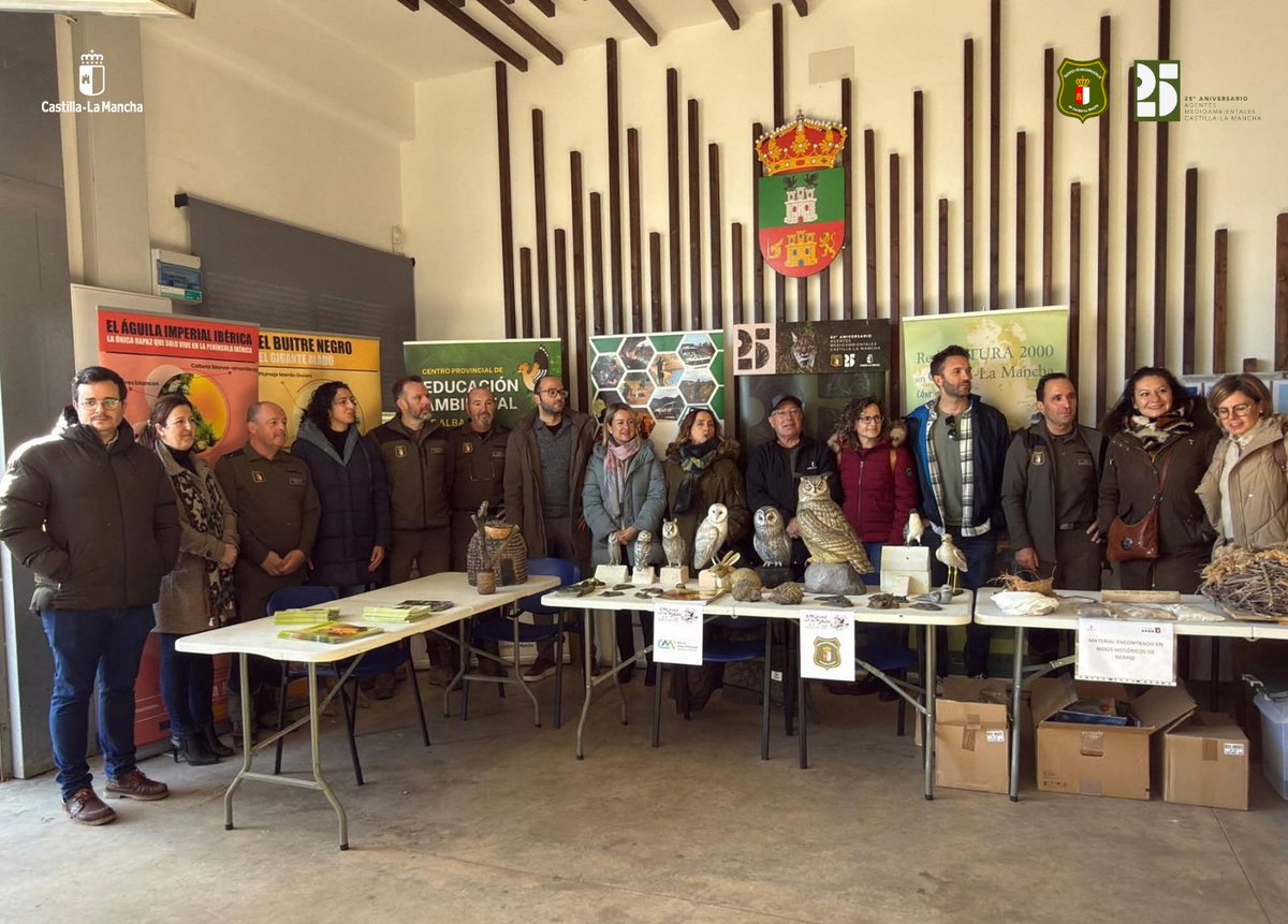 AAMM_JCCM's tweet image. 🦅 La pasada semana se celebró el III Festival Comarcal de las Aves en #CorralRubio, #Higueruela y #Pétrola.

🌿 El Cuerpo de #AgentesMedioambientales de @gobjccm desarrolló actividades de #EducaciónAmbiental para todos los públicos, con material didáctico y recursos educativos.