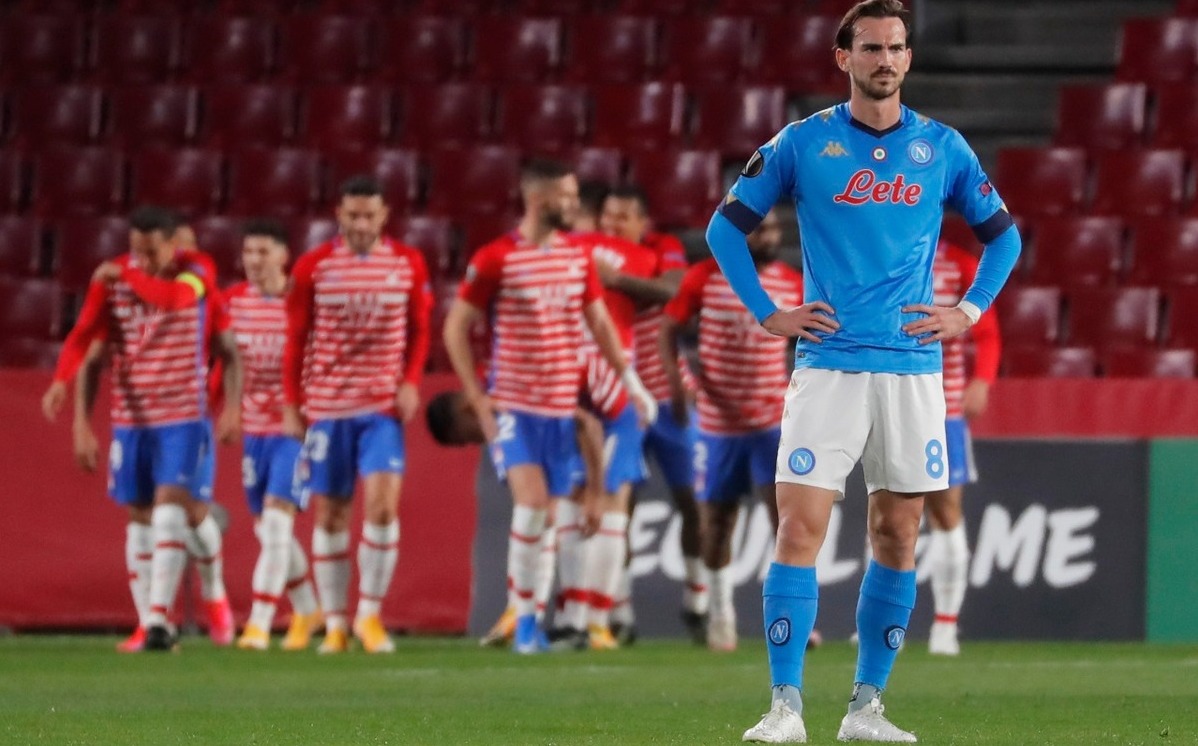 GCFstats's tweet photo. #TalDíaComoHoy 🔴⚪️ | Hace 5 años, en 2020, el #GranadaCF jugaba el partido de ida de los 1/16 de final de la Europa League. A los 20 minutos ya iba ganando por 2-0 al Nápoles de Gattuso, Fabián Ruiz y Osimhen, entre otros, en Los Cármenes, gracias a los goles de Yángel Herrera y Kenedy.

Sobran las palabras ante tal gesta.

#HistoriaGCF